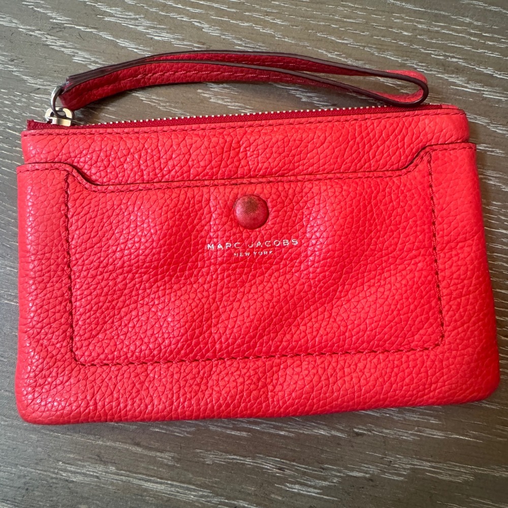 Marcā Jacobs Red Pebbled Leather Wristlet Zip Pouch Wallet Silver Hardware